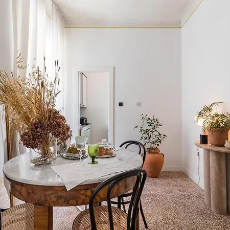 22suitedreamer Apartment Split
